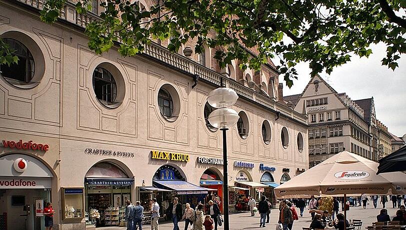Die Einkaufsmeile zwischen Stachus und Marienplatz. Die Einkaufsmeile zwischen Stachus und Marienplatz.