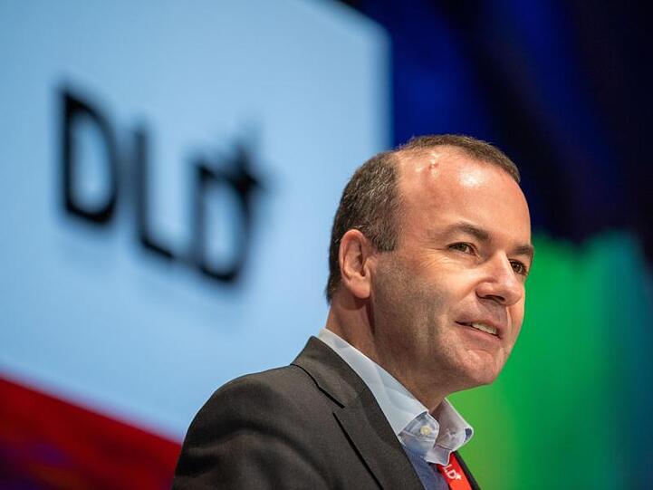 Digitalfirmen zahlten nach wie vor deutlich niedrigere Steuern als Unternehmen klassischer Branchen, sagte Weber auf der DLD-Konferenz.