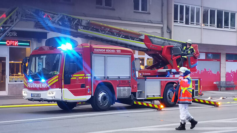 In diesem Haus in der Kapuzinerstraße brennt es am Donnerstagabend.