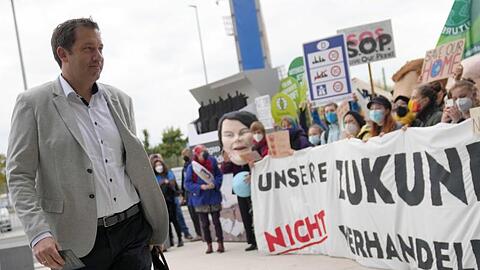 SPD-Generalsekretär Lars Klingbeil kommt zu den Sondierungsgesprächen.