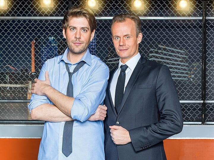 Max Uthoff (re.) und Claus von Wagner haben extravagante Wünsche für ihre Satire-Show "Die Anstalt"