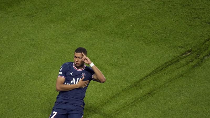 Stürmer Kylian Mbappé brachte Paris in Führung. Stürmer Kylian Mbappé brachte Paris in Führung.
