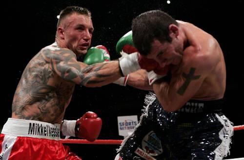 Der Viking-Warrior bei der Arbeit: Mikkel Kessler, hier bei seiner einzigen Niederlage gegen Joe Calzaghe.