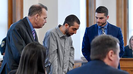 Attentäter Hadi Matar wurde im Februar des versuchten Mordes schuldig gesprochen. (Archivbild)