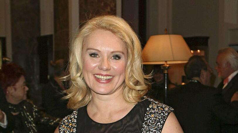 "Rote Rosen"-Star Maike Bollow erfuhr durch einen Amtsbrief vom Tod ihrer Mutter