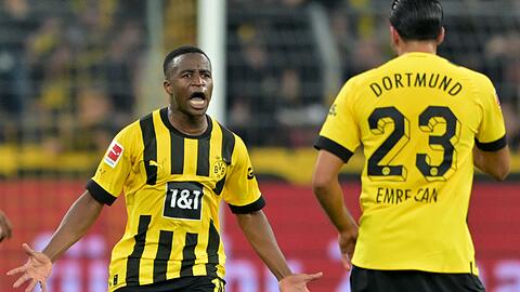 Youssoufa Moukoko (l) erzielte den Anschlusstreffer für den BVB.