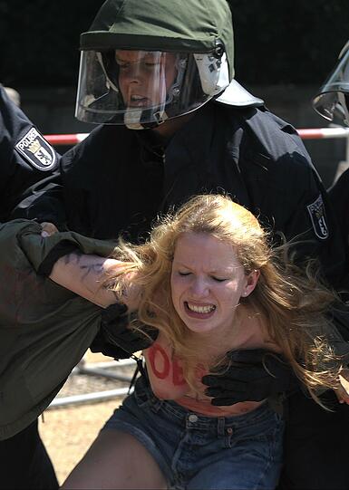 Femen-Proteste beim Obama-Besuch in Berlin.