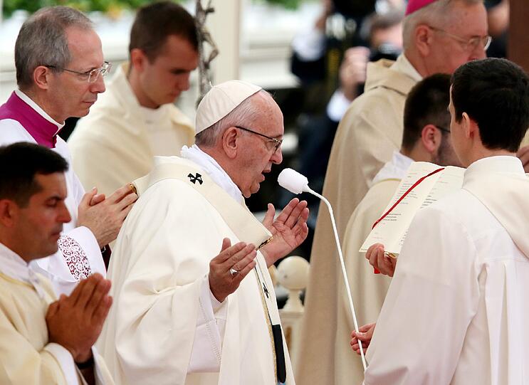 Papst Franziskus bei der Open-Air-Messe im Wallfahrtsort Tschenstochau.