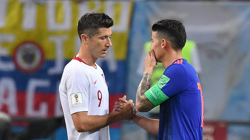 Die Bayern-Star Robert Lewandowski (l.) und James Rodríguez nach dem Spiel.