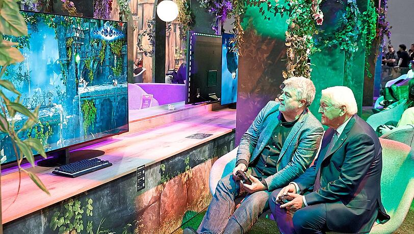 Bundespr&auml;sident Frank-Walter Steinmeier auf der weltgr&ouml;&szlig;ten Computerspielmesse &bdquo;Gamescom&ldquo; in K&ouml;ln.