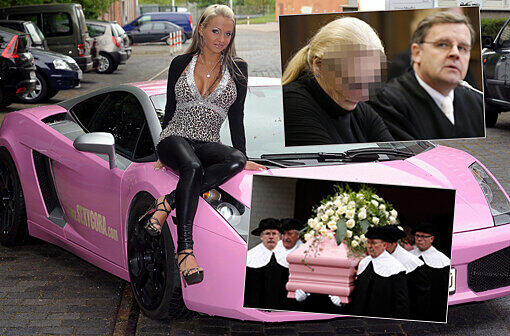 Am 20. Januar 2011 starb die 23- jährige Porno-Darstellerin &bdquo;Sexy Cora&ldquo; (&dagger; 23) nach einer Schönheits-OP. Jetzt wird der Fall gerichtlich aufgearbeitet. Die Bilder vom Prozess.