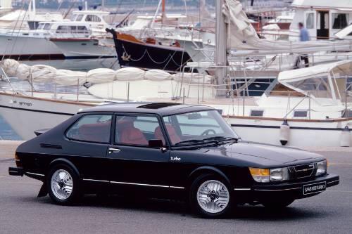 Hinter dem Steuer des Saab 900 sitzen meistens Architekten.