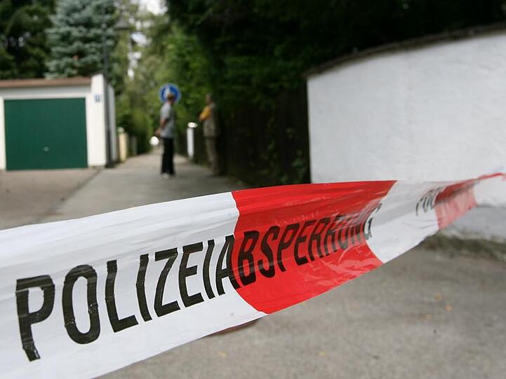 Keinen Schritt mehr: Bei manchen Kriminalfällen kommt die Polizei einfach nicht weiter.