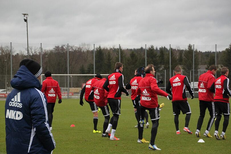 Warm-Up mit Fitnesscoach Markus Zidek.
