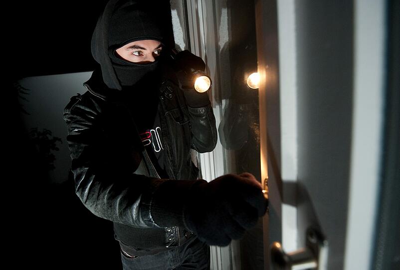 Die unbekannten Täter kamen in der Dämmerung (Symbolbild).