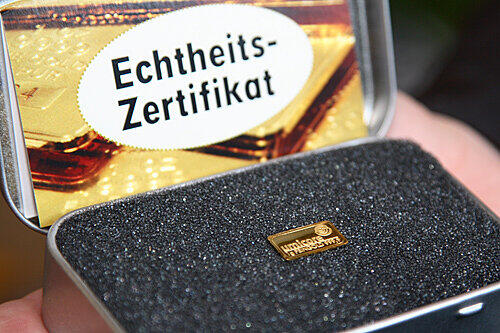Das Goldplättchen für rund 31 Euro soll es in München am Automaten geben.