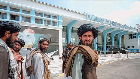 Am 15. August 2021 &uuml;bernahmen die Taliban nach dem Abzug der US-Truppen erneut die Macht in Afghanistan.
