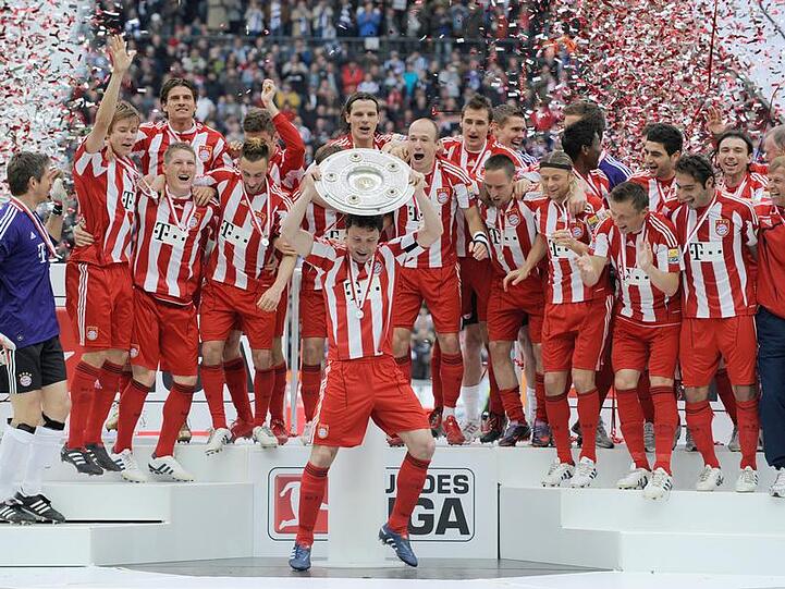 Die Meisterschale: Rekordmeister FC Bayern feierte vergangene Saison den Titel.
