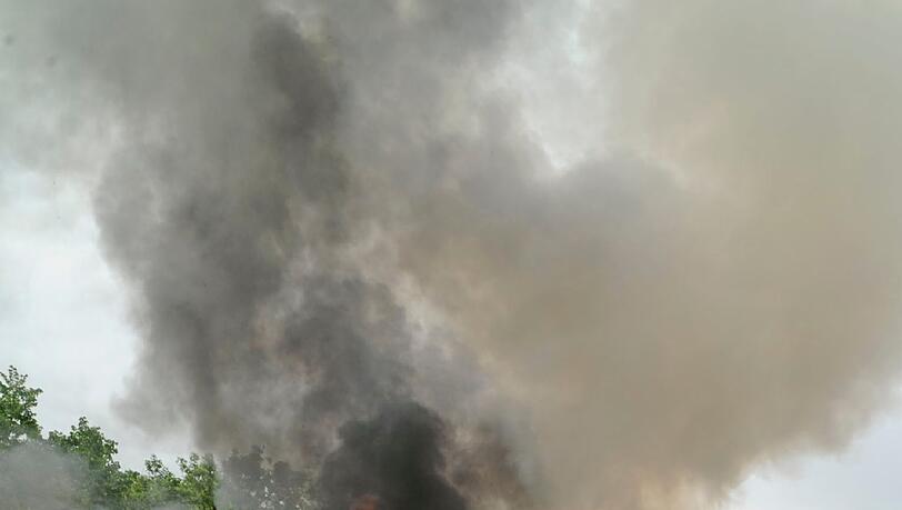 Warum es zu dem Brand einer Lagerhalle in Sendling in der Hans-Preißinger-Straße kam, ist bisher nicht bekannt. Die Polizei ermittelt. Warum es zu dem Brand einer Lagerhalle in Sendling in der Hans-Preißinger-Straße kam, ist bisher nicht bekannt. Die Polizei ermittelt.