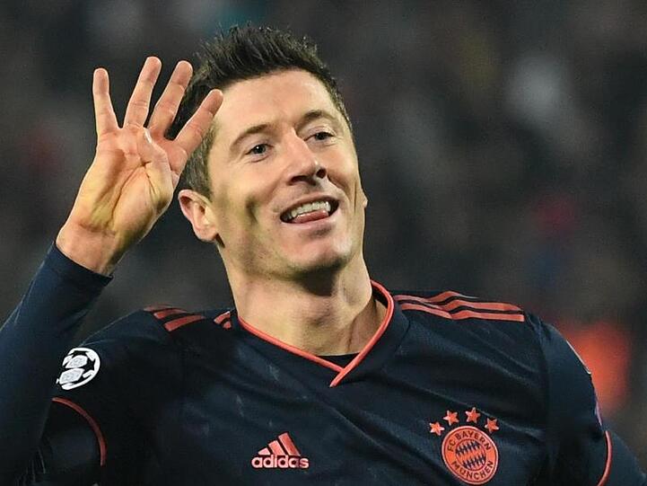 Robert Lewandowski steht wieder im Sturm des FC Bayern.