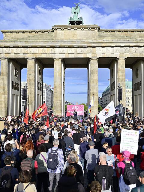 Am Montag demonstrierten in Berlin Menschen gegen die AfD.