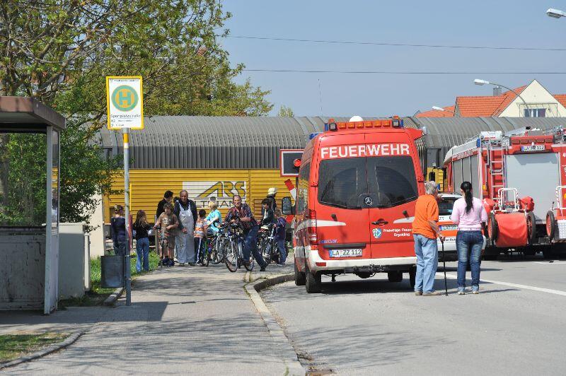 Ein alkoholisierter Radfahrer wird in Erdolging von einem Zug erfasst.