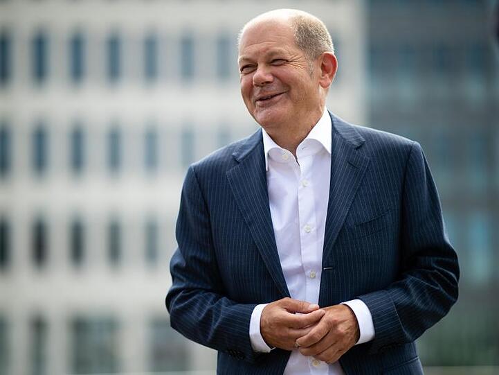 Hat gut lachen: SPD-Kanzlerkandidat Olaf Scholz legt einen guten Start hin.