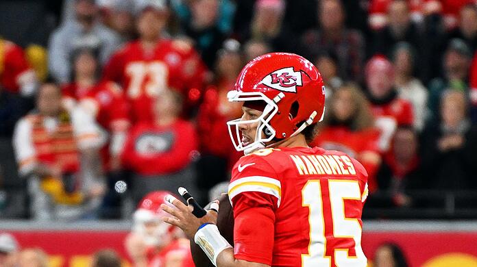 Quarterback Patrick Mahomes f&uuml;hrte Kansas City gegen Miami zum Sieg.