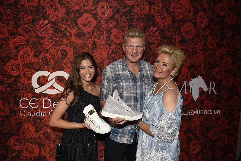Claudia Effenberg (Designerin CE DESIGN) und Stefan Effenberg und Tochter Lucia Strunz