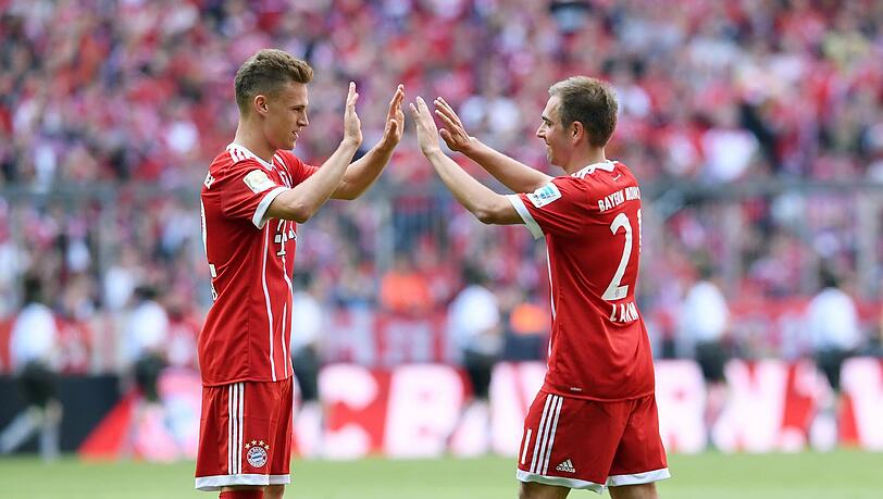 Joshua Kimmich (l.) und Philipp Lahm spielten zwei Jahre gemeinsam beim FC Bayern.