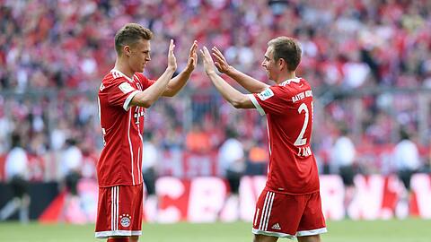 Joshua Kimmich (l.) und Philipp Lahm spielten zwei Jahre gemeinsam beim FC Bayern.