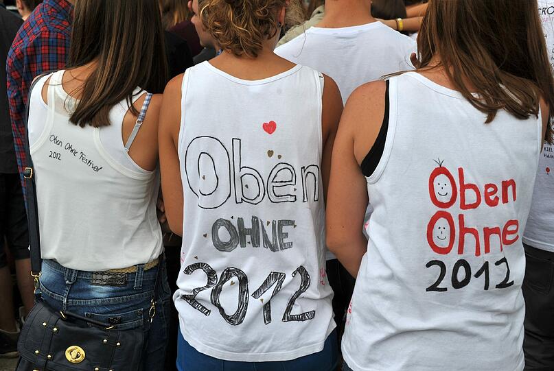 Oben Ohne heißt das Festival weil es Draußen stattfindet.