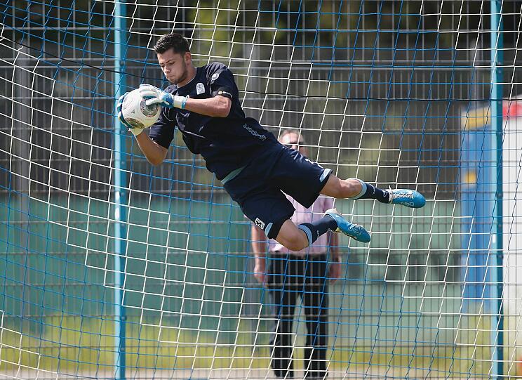 Strahlender Sonnenschein: Der TSV 1860 startet die Mission Aufstieg. Mit dabei: Die Neulöwen Daniel Adlung, Yannick Stark, Stephan Hain, Sebastian Hertner und Markus Schwabl. Die Bilder