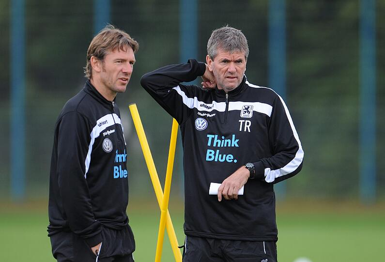 Funkel (r) und der neue und alte Co-Trainer Markus von Ahlen.