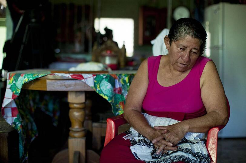Die Mutter: Maria Julia Alvarenga in ihrem Haus in Garita Palmera. Sie hat immer geglaubt, dass ihr Sohn noch lebt.