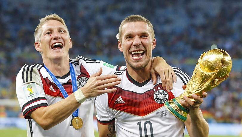 Bastian Schweinsteiger und Lukas Podolski wurden 2014 gemeinsam Weltmeister. Bastian Schweinsteiger und Lukas Podolski wurden 2014 gemeinsam Weltmeister.