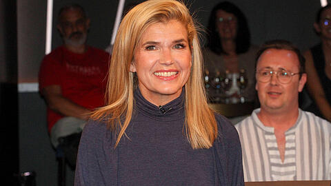 Anke Engelke plaudert in einem Interview über Privates, Smartphones und das Älterwerden.