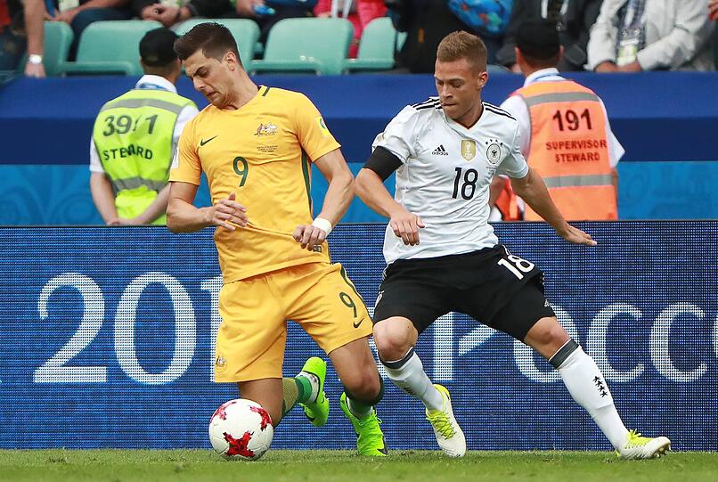 JOSHUA KIMMICH NOTE 2: Solide Vorstellung. Empfiehlt sich weiter hinten rechts als Erbe von Philipp Lahm. Defensiv bis auf ein, zwei Ausnahmen sicher, schaltete sich immer wieder mit nach vorne ein. Feiner Pass auf Goretzka beim 3:1 (48.).