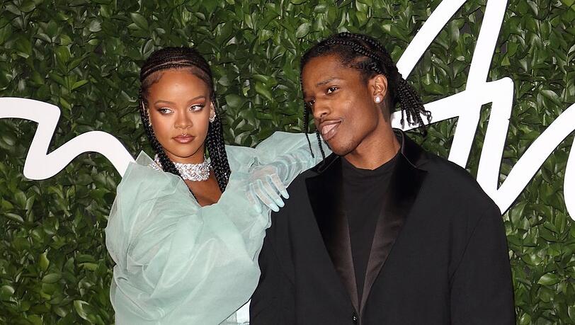 Rihanna und A$AP Rocky sind Eltern geworden. Rihanna und A$AP Rocky sind Eltern geworden.