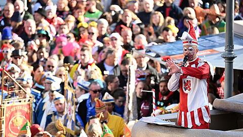 In D&uuml;sseldorf erwachte um 11.11 Uhr der Hoppeditz zum Leben.