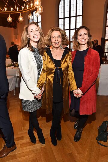 Michaela May und den Töchtern Alexandra Schiffer und Lilian (li.)
