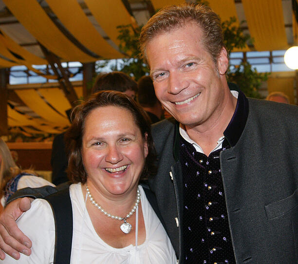 Grünen-Chefin Theresa Schopper mit Paulaner-Boss Andreas Steinfatt.