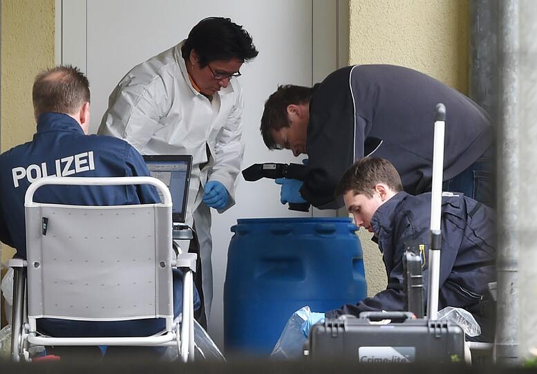 Spurensicherung: Ein Spezialeinsatzkommando der Polizei hatte hier zwei Personen festgenommen, die vermutlich einen Terroranschlag geplant hatten.