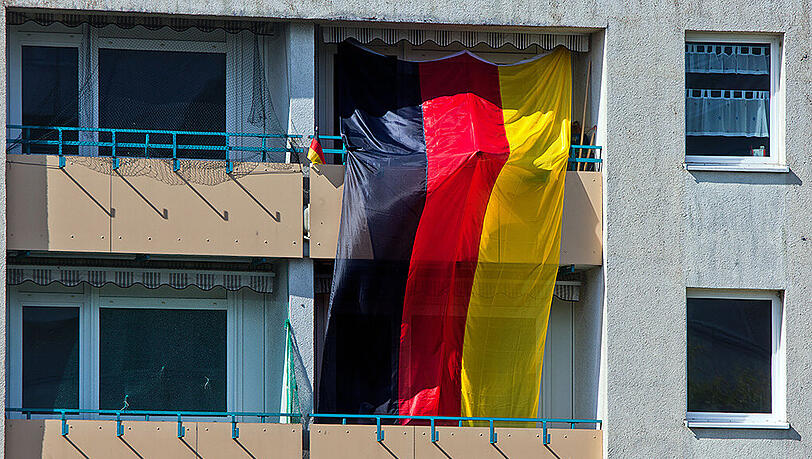 Welche Umgangsformen, Sitten und Gebräuche gibt die deutsche "Leitkultur" vor? Die Staatsregierung beantwortet die Frage nicht. Welche Umgangsformen, Sitten und Gebräuche gibt die deutsche "Leitkultur" vor? Die Staatsregierung beantwortet die Frage nicht.