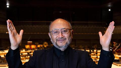 Yasuhisa Toyota, Akustiker, nimmt an einem Rundgang durch die neue Isarphilharmonie München teil.