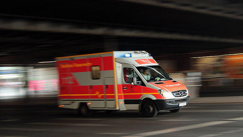 Die 76-Jährige schwebt in Lebensgefahr. (Symbolbild) Die 76-Jährige schwebt in Lebensgefahr. (Symbolbild)
