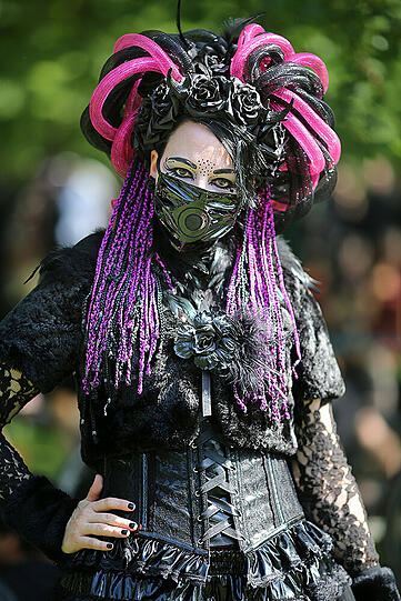 Die schrägsten Kostüme & irrsten Gestalten vom Wave-Gotik-Treffen 2016 in Leipzig
