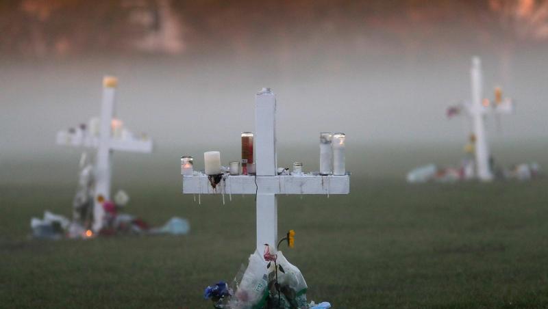 Gedenkkreuze für die Opfer des Parkland-Massakers. Ein 19-Jähriger hatte an einer Schule 14 Jugendliche und drei Erwachsene erschossen. Gedenkkreuze für die Opfer des Parkland-Massakers. Ein 19-Jähriger hatte an einer Schule 14 Jugendliche und drei Erwachsene erschossen.