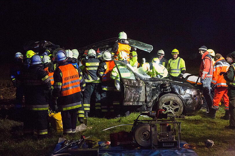 Schwerer Unfall bei Anger: BMW kracht gegen einen Baum - Bayern - Abendzeitung München