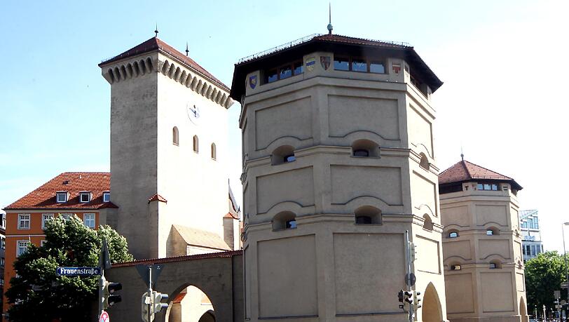 Im Valentin-Karlstadt-Musäum findet regelmäßig das Turmsingen statt. Im Valentin-Karlstadt-Musäum findet regelmäßig das Turmsingen statt.